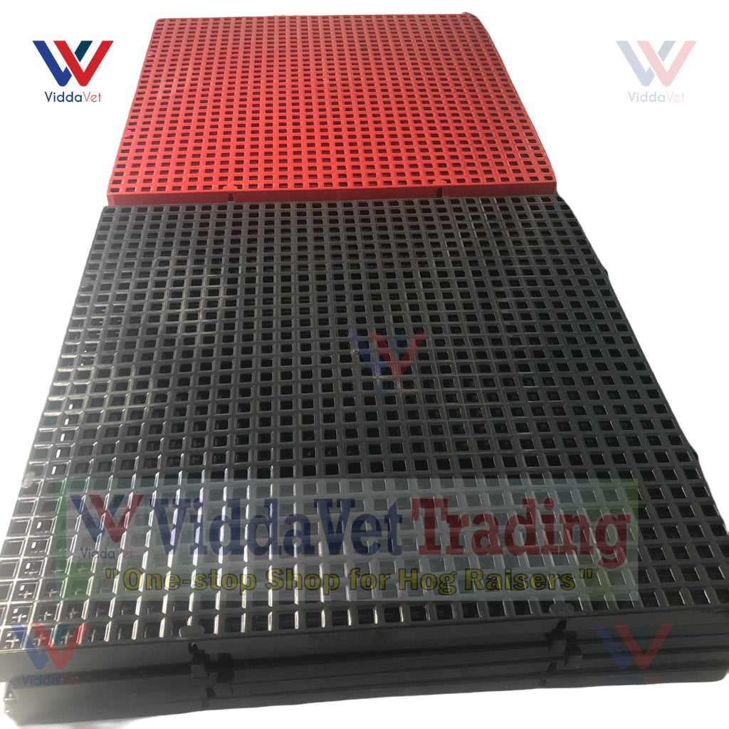 Black Plastic Matting 2x2
