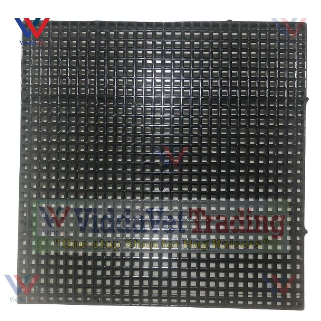 Black Plastic Matting 2x2