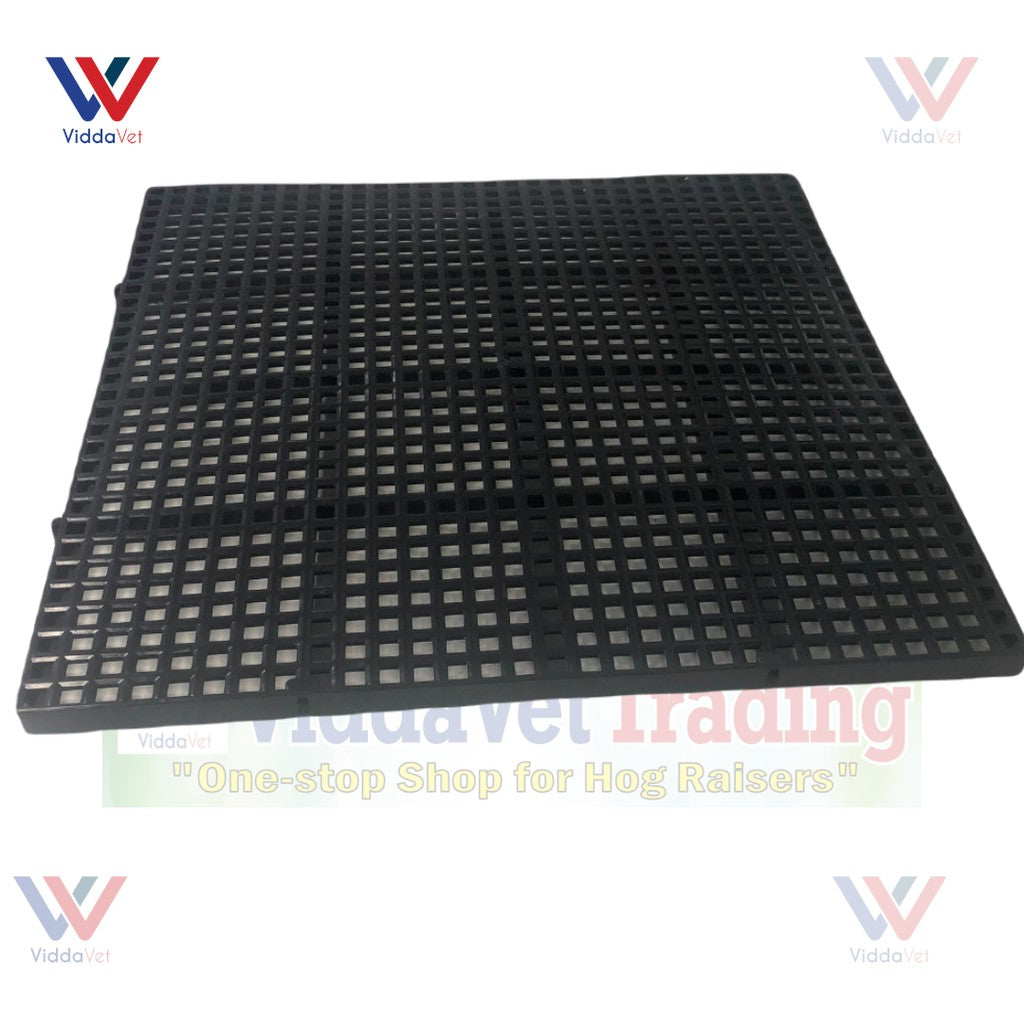 Black Plastic Matting 2x2