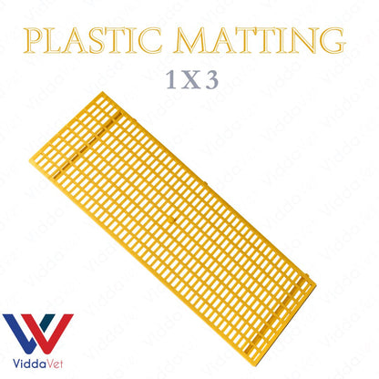 1x3 Yellow Plastic Matting for Animal Pens Non Slip Easy Clean Flooring